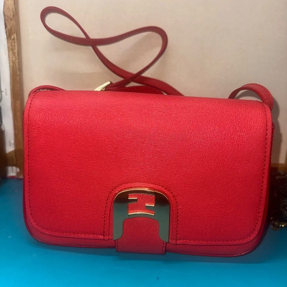 Fendi Red Crossbody Bag with Gold Accent - Picture 3 of 16